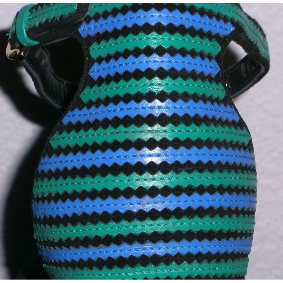 Salvatore Ferragamo Fergie T-Strap Suede Pumps 7.5 - Picture 5 of 12